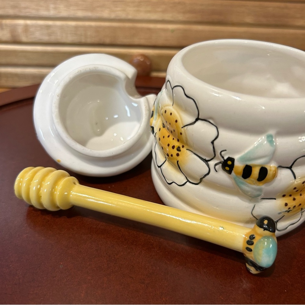 Bee Honey Pot w/ Dipper | Whimsical Ceramic Honey Jar | Cottagecore Kitchen Deco - Picture 10 of 10